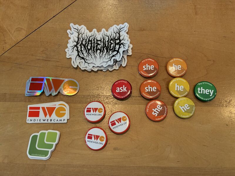 File:2025-123-iwc-dus-badges.jpeg